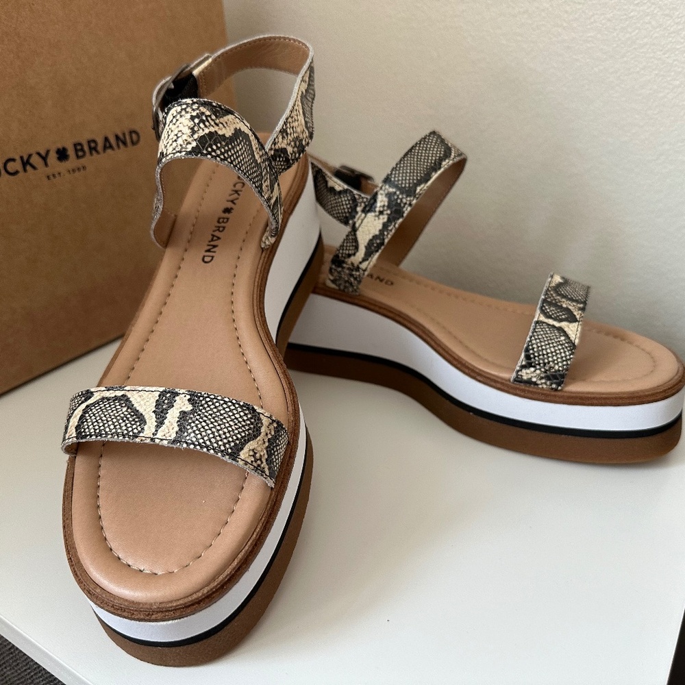 LUCKY BRAND TAMRI PLATFORM SANDALS IN NATURAL ALAMERA in size 8.5